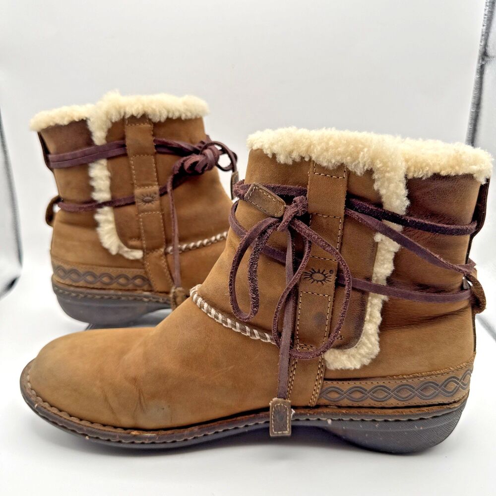 UGG Cove 5136 Women’s Brown Leather Shearling Lined Lace Up Ankle Bootie US 11